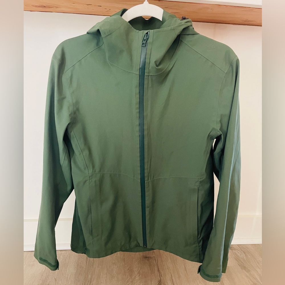 Uniqlo Green Waterproof Hooded Windbreaker Jacket – Size S Gender neutral